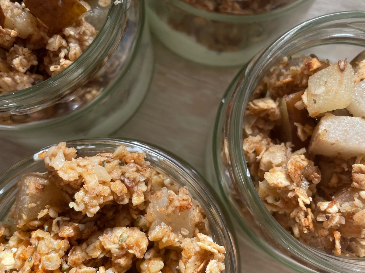 Pear Crumble on&nbsp;Skyr